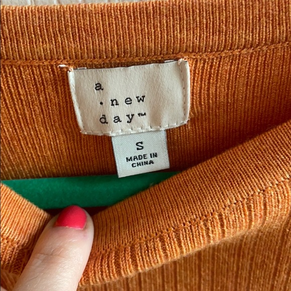 Women’s Ribbed Tee - Small - Picture 3 of 4